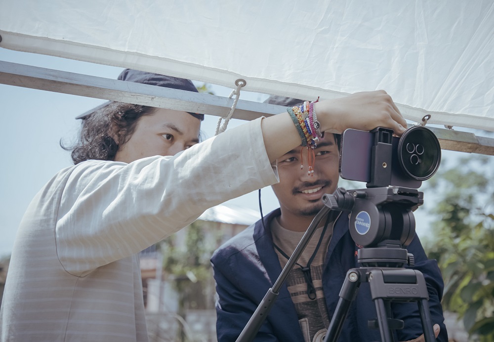 नेपालमा जेसन लोप्चनको निर्देशनमा आइफोनबाट फिल्म खिच्ने